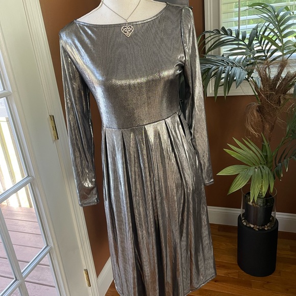 Metallic West Kei dress - Picture 5 of 7